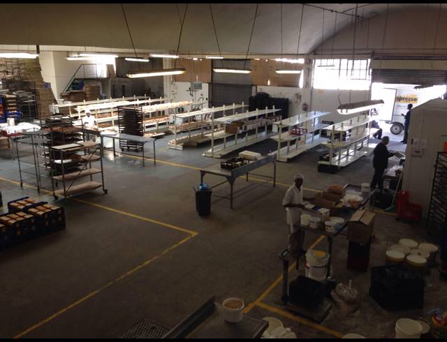 1,444M² FACTORY TO LET IN PAARDEN EILAND